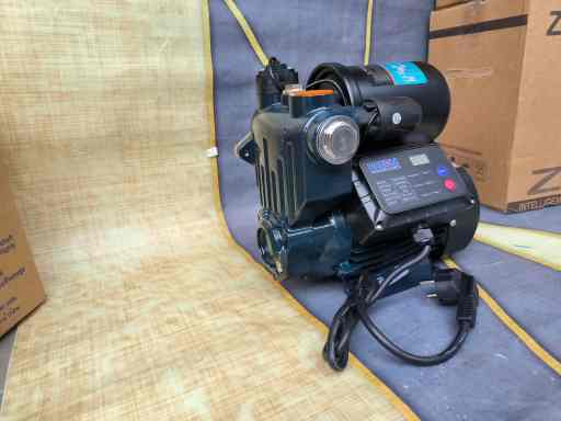 Bơm Tăng Áp Điện Tử Siêu Êm 150W